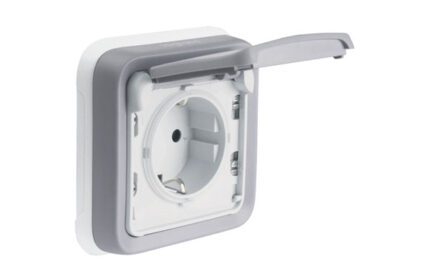 BASE SCHUKO EMPOTRAR GRIS IP55 - PLEXO