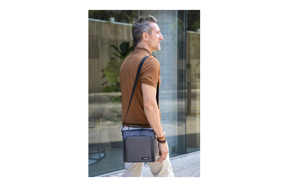 126_68e96b96a54ee BOLSA PORTA ALIMENTOS PREMIUM - GRIS + 2 CONTENEDORES NEWS 370ML + 640ML - Imagen 5