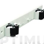 COLGADOR ESCOBAS CON TORNILLOS DOBLE + 2 GANCHOS - BLANCO