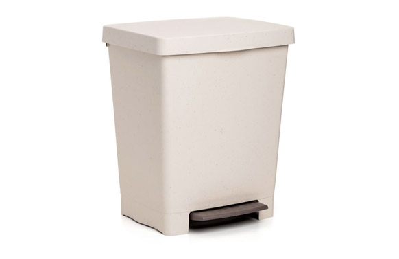 126_68f15135afb19 CUBO BASURA CON PEDAL - Imagen 1