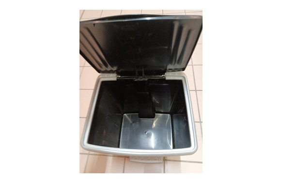 126_68f15218e5f6a CUBO CON PEDAL MILENIUM 23L NEGRO - 33X28X39CM - Imagen 2