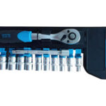 LLAVE CARRACA 72 DIENTES CON VASOS 1/2" 11 PZS