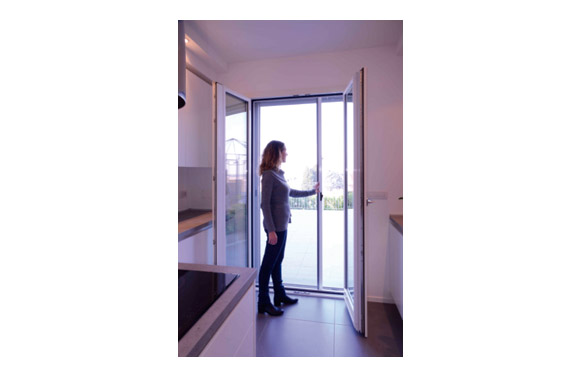 126_6903294eee2ca MOSQUITERA PARA PUERTA ENROLLABLE LATERAL 'EASY' BLANCA - Imagen 1