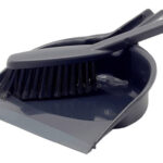 PALA DE MANO CON CEPILLO