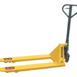 TRANSPALETA MANUAL 2500 KG